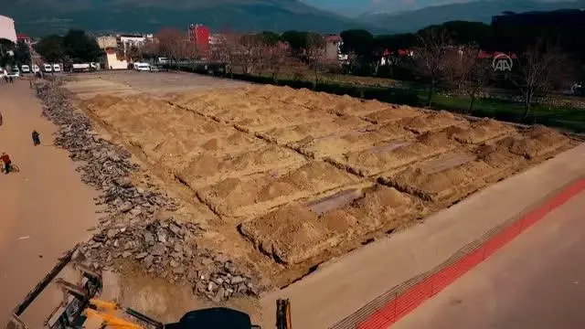 Kiraz'da kapalı pazar yerinin temeli atıldı Kiraz'da kapalı pazar yerinin temeli atıldı