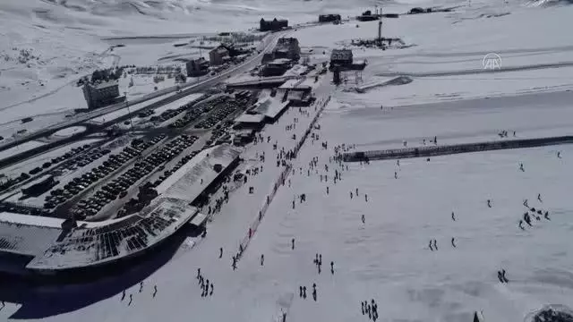 KIŞ TURİZMİNİN GÖZDE MERKEZLERİ - Erciyes'in pistleri, kayak tutkunlarına adrenalinin zirvesini yaşatıyor KIŞ TURİZMİNİN GÖZDE MERKEZLERİ - Erciyes'in pistleri, kayak tutkunlarına adrenalinin zirvesini yaşatıyor