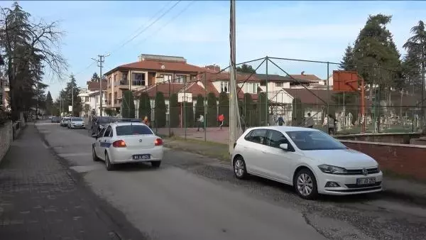 Son dakika haber! Kısıtlamada basketbol oynayan çocuklar polis anonsunu duyunca kaçtı Son dakika haber! Kısıtlamada basketbol oynayan çocuklar polis anonsunu duyunca kaçtı