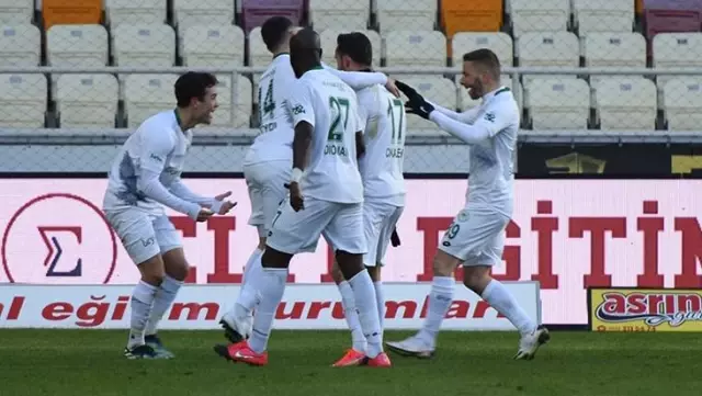 Konyaspor, geriden gelerek Yeni Malatyaspor'u 3-2 mağlup etti Konyaspor, geriden gelerek Yeni Malatyaspor'u 3-2 mağlup etti