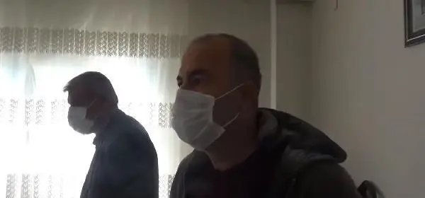 Kumar oynarken yakalandı; 'kendi aramızda oynuyorduk ne var bunda' diye kendini savundu Kumar oynarken yakalandı; 'kendi aramızda oynuyorduk ne var bunda' diye kendini savundu