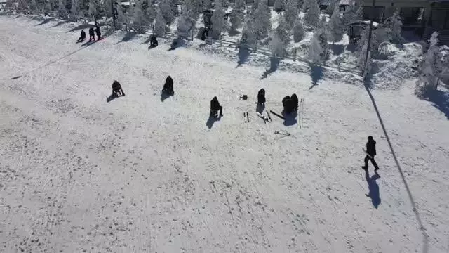 Ladik Akdağ Kayak Merkezi kayakseverlerden ilgi gördü Ladik Akdağ Kayak Merkezi kayakseverlerden ilgi gördü