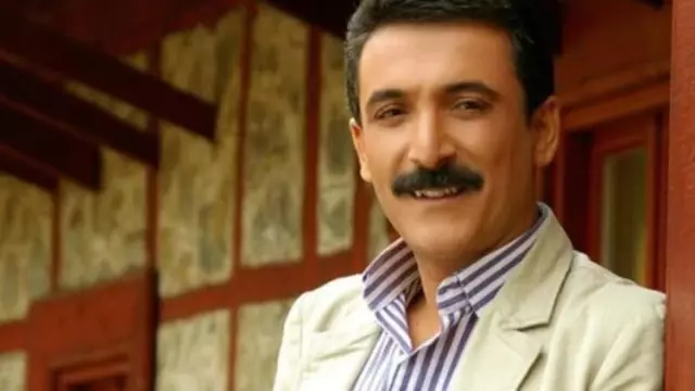 Latif Doğan - Zalımey Şarkı Sözleri | İbo Show konuğu Latif Doğan kimdir, nereli ve kaç yaşında? Latif Doğan - Zalımey Şarkı Sözleri | İbo Show konuğu Latif Doğan kimdir, nereli ve kaç yaşında?