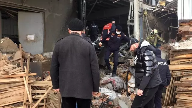 Mobilya fabrikasında patlama: 1 ölü 5 ağır yaralı Mobilya fabrikasında patlama: 1 ölü 5 ağır yaralı