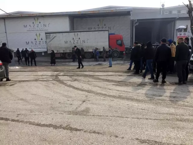 Mobilya fabrikasında patlama: 1 ölü 5 ağır yaralı Mobilya fabrikasında patlama: 1 ölü 5 ağır yaralı