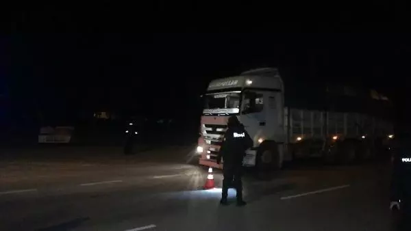 Son dakika gündem: Osmaniye'de tedbirlere uymayan 176 kişiye 310 bin lira ceza Son dakika gündem: Osmaniye'de tedbirlere uymayan 176 kişiye 310 bin lira ceza