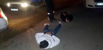 Polisin 'dur' ihtarına uymayan otomobilde uyuşturucu ele geçirildi: 3 gözaltı