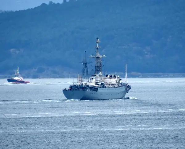 Rus savaş gemisi 'Priazovye' Çanakkale Boğazı'ndan geçti Rus savaş gemisi 'Priazovye' Çanakkale Boğazı'ndan geçti