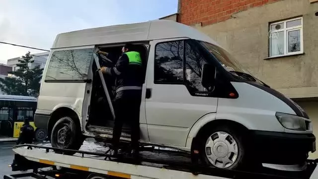 Sancaktepe'de belediye otobüsü ile minibüs çarpıştı: 7 yaralı Sancaktepe'de belediye otobüsü ile minibüs çarpıştı: 7 yaralı