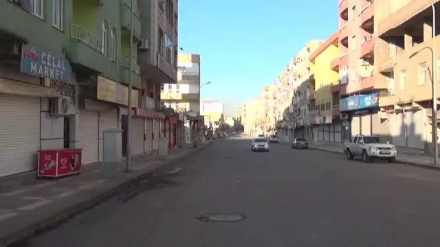 Son dakika haberleri! ŞANLIURFA - Cadde ve sokaklarda sessizlik hakim Son dakika haberleri! ŞANLIURFA - Cadde ve sokaklarda sessizlik hakim