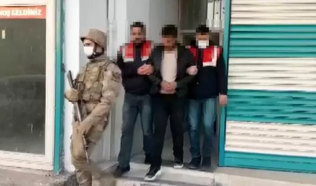 ŞANLIURFA - 8 yıldır aranan cinayet hükümlüsü, drone destekli operasyonla yakalandı ŞANLIURFA - 8 yıldır aranan cinayet hükümlüsü, drone destekli operasyonla yakalandı