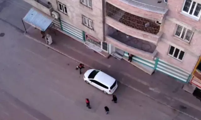 ŞANLIURFA - 8 yıldır aranan cinayet hükümlüsü, drone destekli operasyonla yakalandı ŞANLIURFA - 8 yıldır aranan cinayet hükümlüsü, drone destekli operasyonla yakalandı