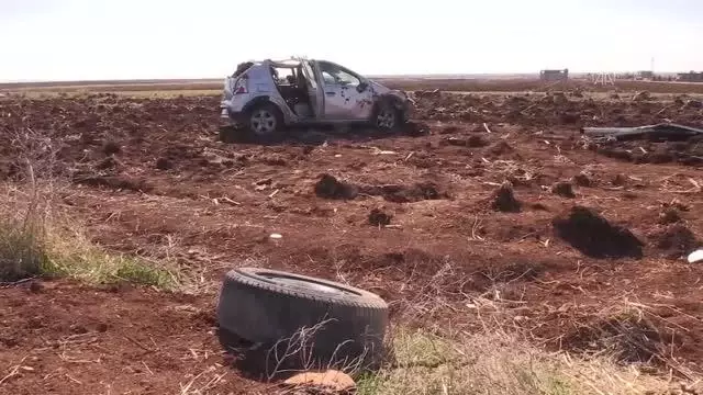 ŞANLIURFA - İnşaat işçilerinin bulunduğu otomobil şarampole devrildi: 6 yaralı ŞANLIURFA - İnşaat işçilerinin bulunduğu otomobil şarampole devrildi: 6 yaralı