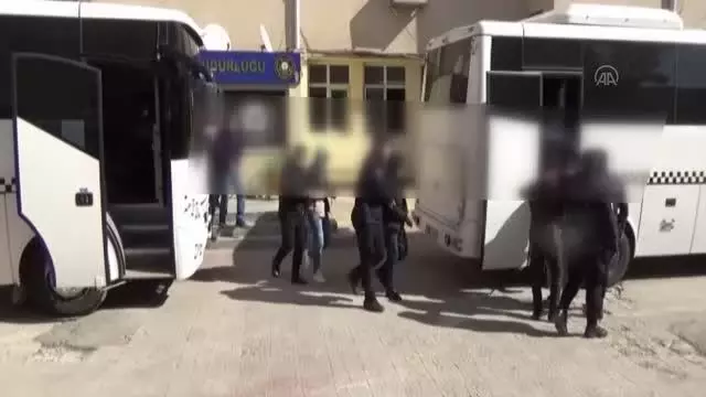 Son Dakika | Şanlıurfa merkezli terör örgütü PKK/KCK-YPG operasyonunda 13 zanlı tutuklandı Son Dakika | Şanlıurfa merkezli terör örgütü PKK/KCK-YPG operasyonunda 13 zanlı tutuklandı
