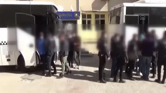 10 ilde PKK'nın uyuyan hücrelerine operasyonda 13 kişi tutuklandı 10 ilde PKK'nın uyuyan hücrelerine operasyonda 13 kişi tutuklandı
