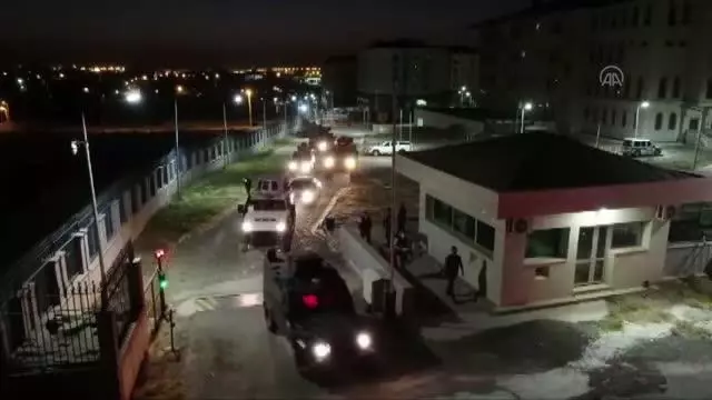 Son dakika haber... ŞANLIURFA - Tefecilik operasyonunda 2 zanlı gözaltına alındı Son dakika haber... ŞANLIURFA - Tefecilik operasyonunda 2 zanlı gözaltına alındı
