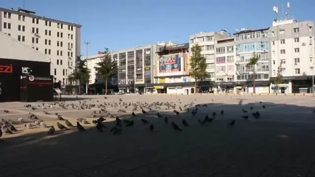 Adıyaman'da sokağa çıkma kısıtlamasına uyuldu Adıyaman'da sokağa çıkma kısıtlamasına uyuldu