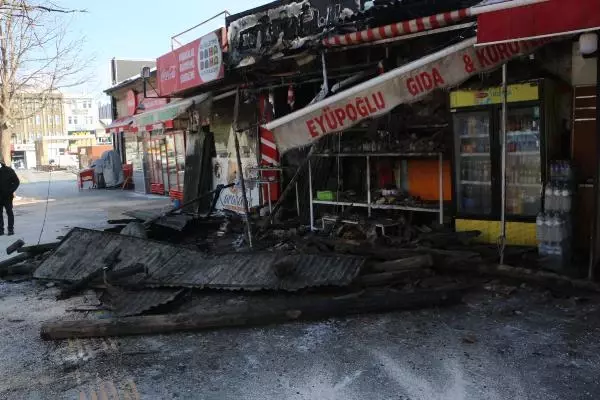 Tokat'ta 7 dükkanı kullanılamaz hale getiren yangının hasarı gündüz görüntülendi Tokat'ta 7 dükkanı kullanılamaz hale getiren yangının hasarı gündüz görüntülendi