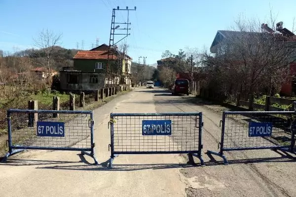 Zonguldak'ta mutasyonlu virüs şüphesiyle bir sokak karantinaya alındı Zonguldak'ta mutasyonlu virüs şüphesiyle bir sokak karantinaya alındı
