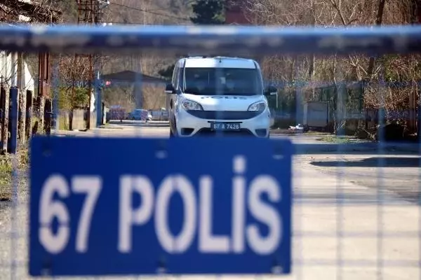 Zonguldak'ta mutasyonlu virüs şüphesiyle bir sokak karantinaya alındı Zonguldak'ta mutasyonlu virüs şüphesiyle bir sokak karantinaya alındı