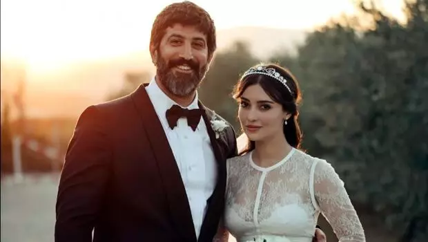2 yıllık evlilikte boşanma krizi! Melike İpek Yalova ile Altuğ Gültan arasında ipler koptu 2 yıllık evlilikte boşanma krizi! Melike İpek Yalova ile Altuğ Gültan arasında ipler koptu