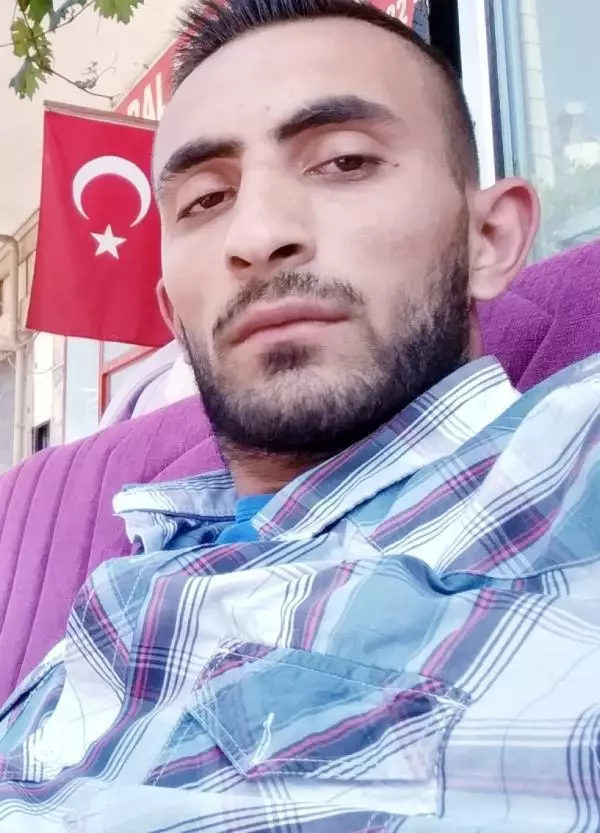 Antalya'da arkadaş grubu arasında çıkan kavgada pompalı tüfekle vurulan genç öldü Antalya'da arkadaş grubu arasında çıkan kavgada pompalı tüfekle vurulan genç öldü