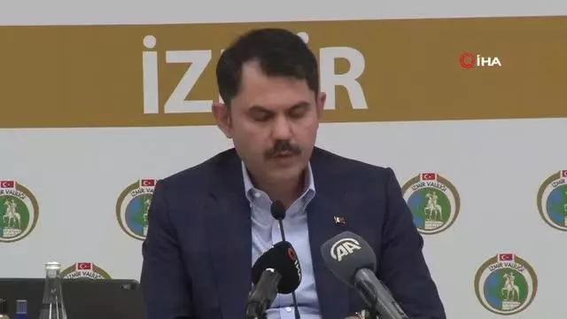 Bakan Kurum: 'Burada vefat eden vatandaşlarımızı anacağımız, hatıralarını yad edeceğimiz Rıza Bey Apartmanı'nın alanını boş bırakıyoruz. Bakan Kurum: 'Burada vefat eden vatandaşlarımızı anacağımız, hatıralarını yad edeceğimiz Rıza Bey Apartmanı'nın alanını boş bırakıyoruz.