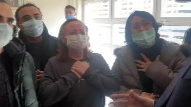Son dakika haber! Bakan Kurum, Rıza Bey Apartmanı enkazında çocuklarını ve annelerini yitiren aileyle buluştu Son dakika haber! Bakan Kurum, Rıza Bey Apartmanı enkazında çocuklarını ve annelerini yitiren aileyle buluştu