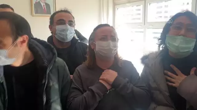 Son dakika haber! Bakan Kurum, Rıza Bey Apartmanı enkazında çocuklarını ve annelerini yitiren aileyle buluştu Son dakika haber! Bakan Kurum, Rıza Bey Apartmanı enkazında çocuklarını ve annelerini yitiren aileyle buluştu