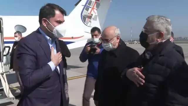 Bakan Murat Kurum, İzmir depreminde yıkılan Rıza Bey Apartmanı'nın yerinde yeşil alan düzenlemesi yapılacağını bildirdi Bakan Murat Kurum, İzmir depreminde yıkılan Rıza Bey Apartmanı'nın yerinde yeşil alan düzenlemesi yapılacağını bildirdi