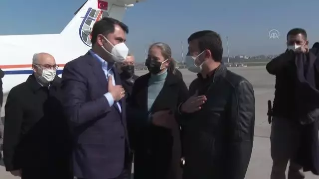 Bakan Murat Kurum, İzmir depreminde yıkılan Rıza Bey Apartmanı'nın yerinde yeşil alan düzenlemesi yapılacağını bildirdi Bakan Murat Kurum, İzmir depreminde yıkılan Rıza Bey Apartmanı'nın yerinde yeşil alan düzenlemesi yapılacağını bildirdi
