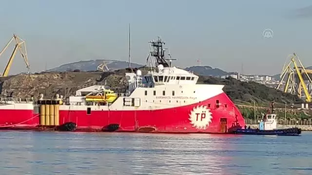 'Barbaros Hayrettin Paşa' sismik araştırma gemisi Tuzla Limanı'na geldi 'Barbaros Hayrettin Paşa' sismik araştırma gemisi Tuzla Limanı'na geldi