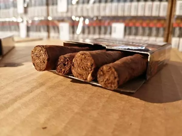 Son dakika haberi: 80 bin paket kaçak puro ele geçirildi Son dakika haberi: 80 bin paket kaçak puro ele geçirildi