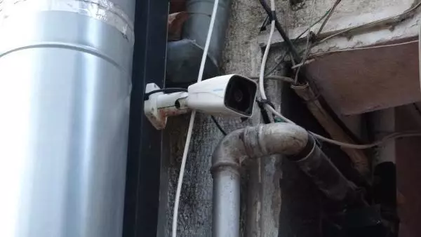 Berberden girilen kahvehaneye polis baskını; 22 kişiye 69 bin TL ceza Berberden girilen kahvehaneye polis baskını; 22 kişiye 69 bin TL ceza