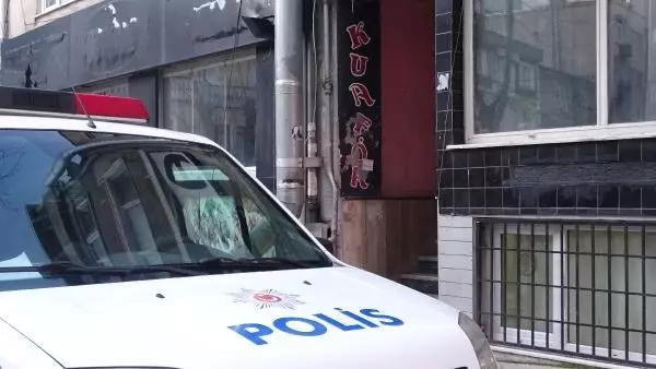 Berberden girilen kahvehaneye polis baskını; 22 kişiye 69 bin TL ceza Berberden girilen kahvehaneye polis baskını; 22 kişiye 69 bin TL ceza