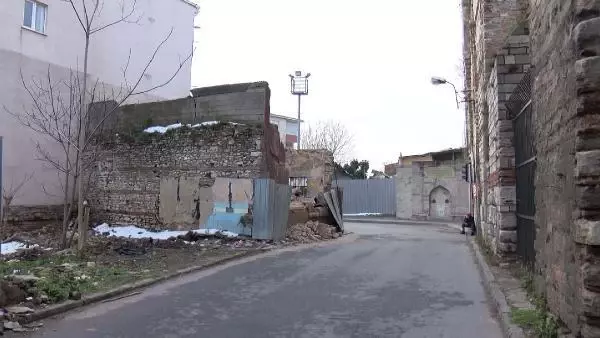 Çatısı çöken tarihi karakol hurdacıların talanına uğradı Çatısı çöken tarihi karakol hurdacıların talanına uğradı