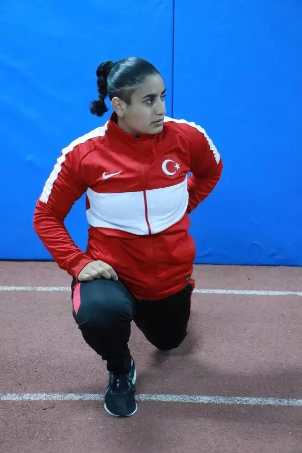 Depremden kurtulup dünya şampiyonu olan Eda'nın hedefi olimpiyat altını Depremden kurtulup dünya şampiyonu olan Eda'nın hedefi olimpiyat altını