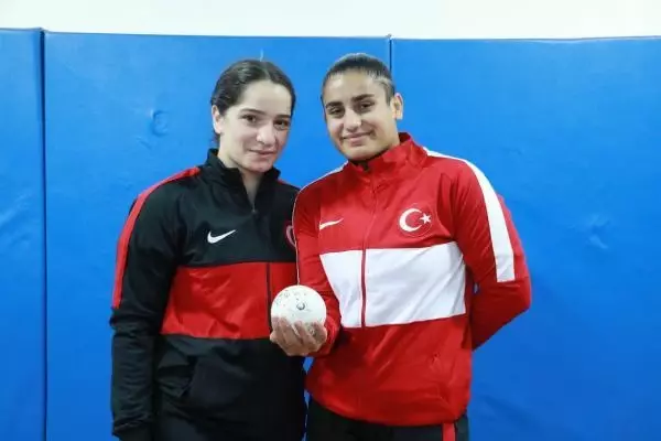 Depremden kurtulup dünya şampiyonu olan Eda'nın hedefi olimpiyat altını Depremden kurtulup dünya şampiyonu olan Eda'nın hedefi olimpiyat altını