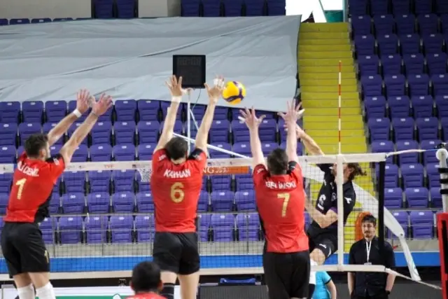 Efeler Ligi: Afyon Belediye Yüntaş: 2 Spor Toto: 3 Efeler Ligi: Afyon Belediye Yüntaş: 2 Spor Toto: 3