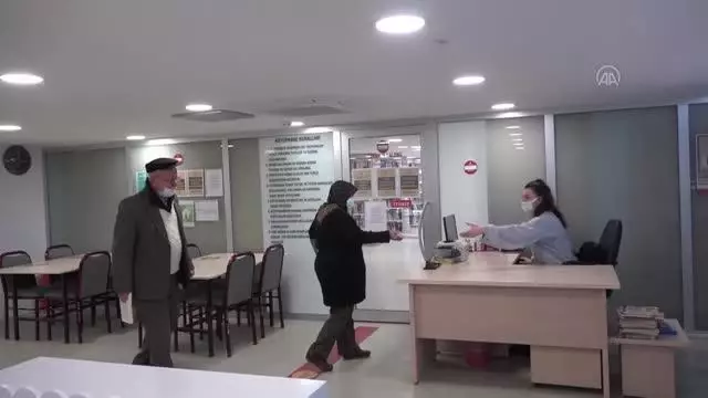 Emekliliğinde kitap kurdu oldu Emekliliğinde kitap kurdu oldu