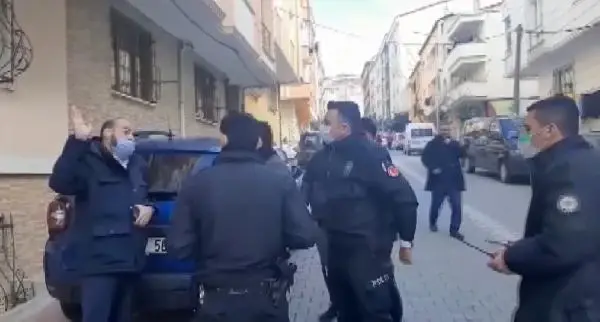 Esenyurt'ta evlilik vaadiyle dolandırıldı Esenyurt'ta evlilik vaadiyle dolandırıldı