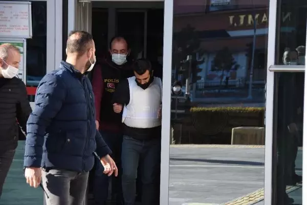 Eskişehir'deki aile katliamında katil zanlısı eski ortak çıktı (3) Eskişehir'deki aile katliamında katil zanlısı eski ortak çıktı (3)