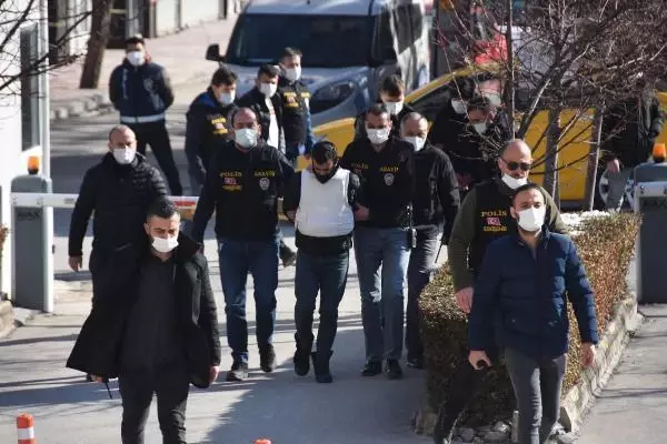 Eskişehir'deki aile katliamında katil zanlısı eski ortak çıktı Eskişehir'deki aile katliamında katil zanlısı eski ortak çıktı
