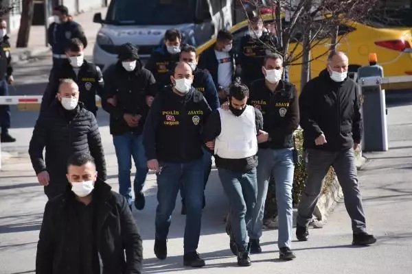 Eskişehir'deki aile katliamında katil zanlısı eski ortak çıktı Eskişehir'deki aile katliamında katil zanlısı eski ortak çıktı