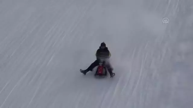 Etkili olan kar Cıbıltepe'de kayak sezonunu uzattı Etkili olan kar Cıbıltepe'de kayak sezonunu uzattı
