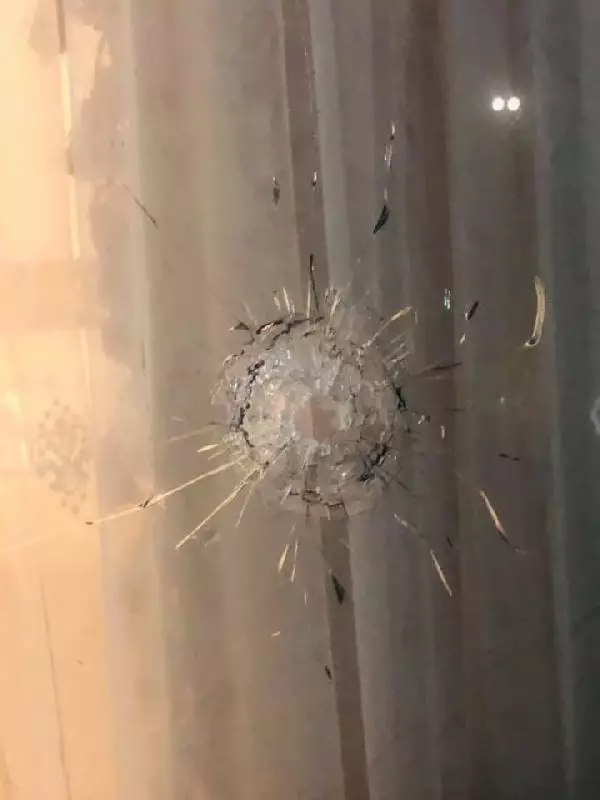 Ezine Belediye Başkanının evinin kurşunlanması olayında 1 şüpheli gözaltında Ezine Belediye Başkanının evinin kurşunlanması olayında 1 şüpheli gözaltında