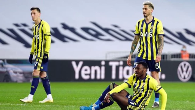 Fenerbahçe was defeated by Göztepe, which it hosted at Ülker Stadium, and was heavily wounded on the way to the summit.