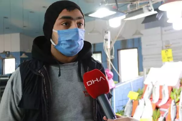 Fırtına çıkınca, tezgahlarda balık bolluğu azaldı Fırtına çıkınca, tezgahlarda balık bolluğu azaldı