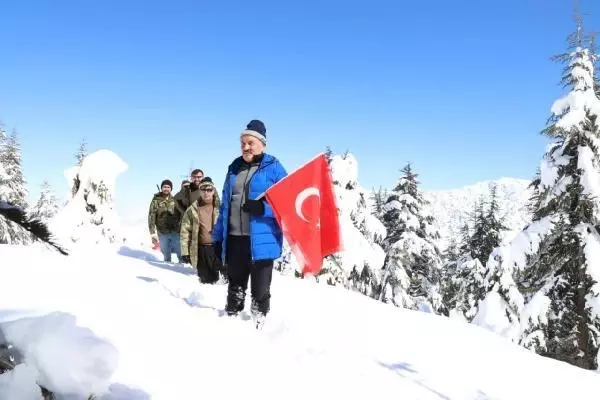 Gara şehitleri anısına Kayranlı Dağı'nın zirvesine tırmandılar Gara şehitleri anısına Kayranlı Dağı'nın zirvesine tırmandılar