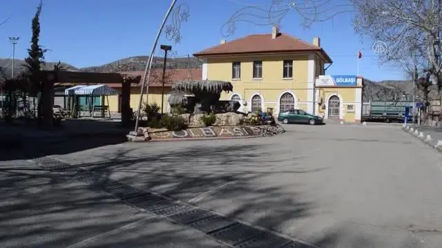 Gölbaşı'nda sokağa çıkma kısıtlamasına uyuldu Gölbaşı'nda sokağa çıkma kısıtlamasına uyuldu